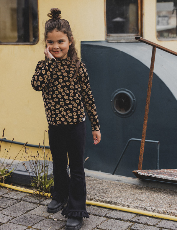 Kindermodel met bruin haar Mayvi