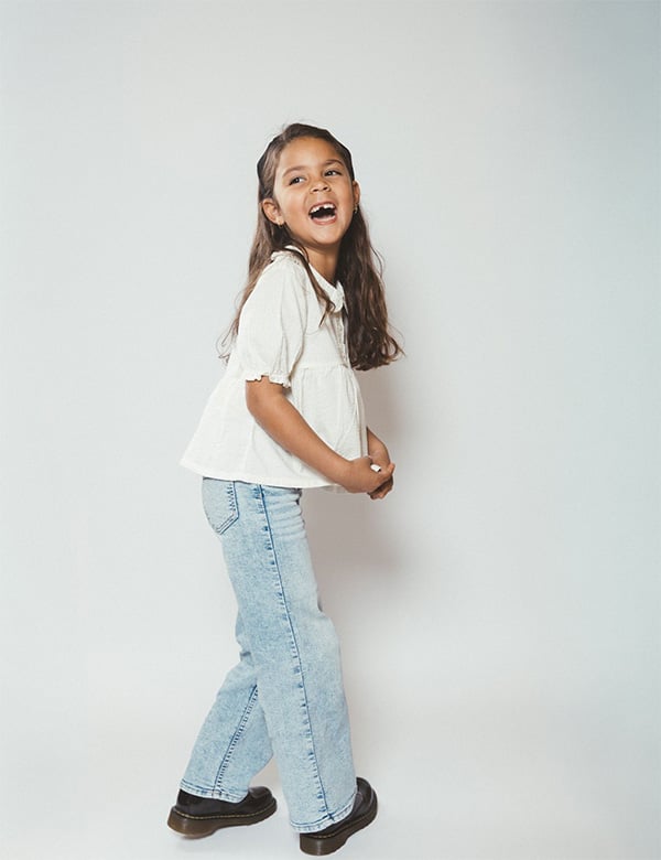 Kindermodel met bruin haar Mayvi