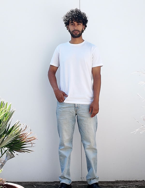 Mannelijk model met krullend haar Medhi
