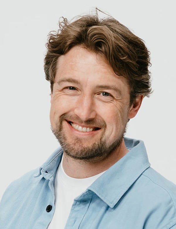 Model Mannelijk mode met kort bruin haar en baard michiel g.