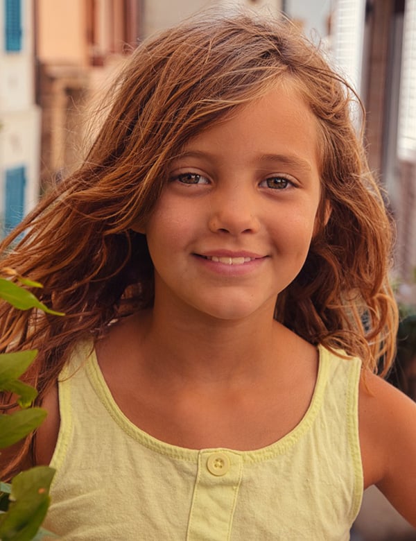 Kindermodel met blond haar Mijntje