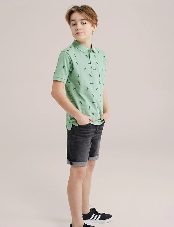 Kinderlijk model met blond haar Mik G.