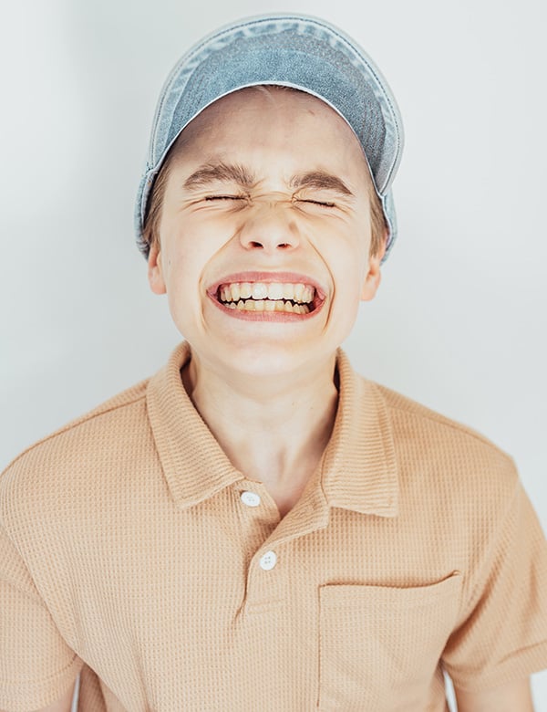Kinderlijk model met blond haar Mik G.