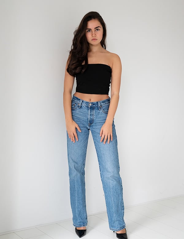 Model met bruin haar Mila J.