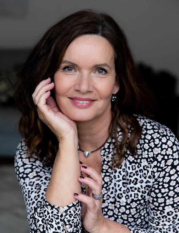Vrouwelijk model met bruin haar Miranda H.