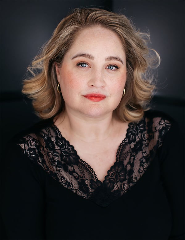 Vrouwelijk model met donkerblond haar Miriam V.
