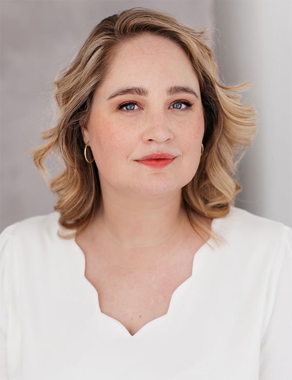 Vrouwelijk model met donkerblond haar Miriam V.