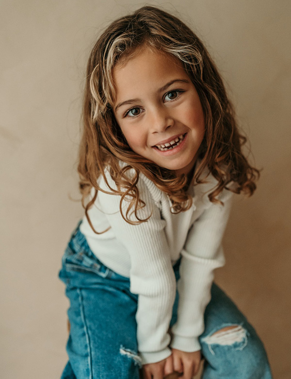 Kindermodel met blond haar Moana