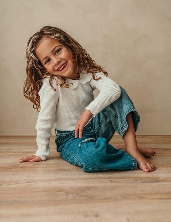 Kindermodel met blond haar Moana