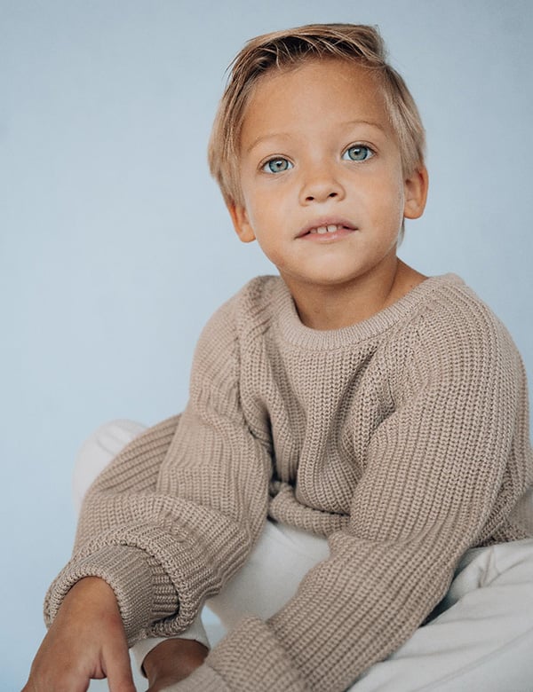 Kindermodel met blond haar Morris