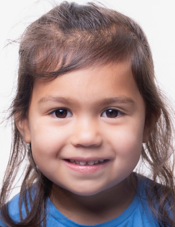 Kindermodel met donker haar naema