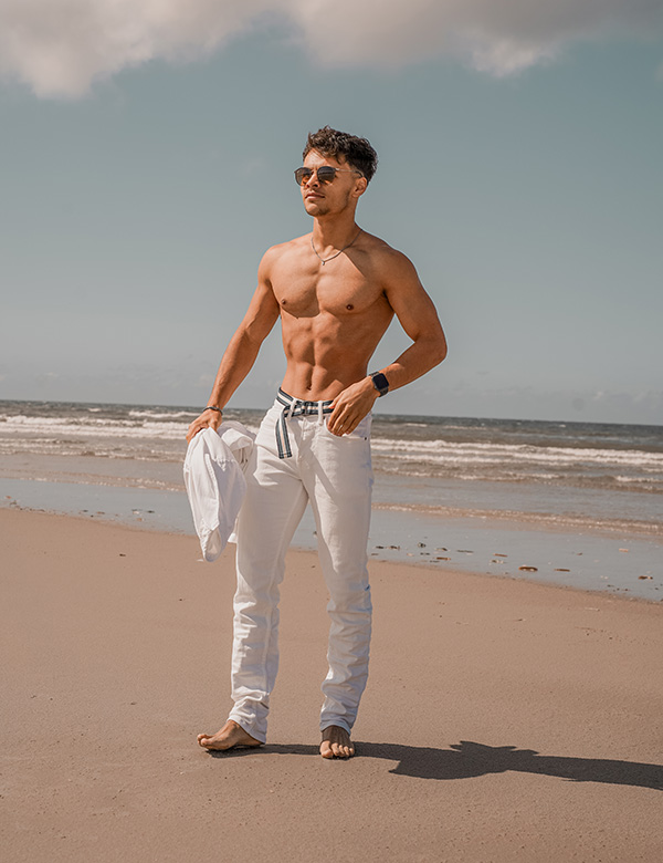 Mannelijk model met spieren NajilMannelijk model met spieren Najil