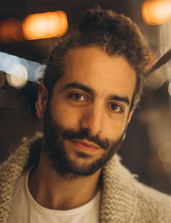 mannelijk model met donker haar Nassim
