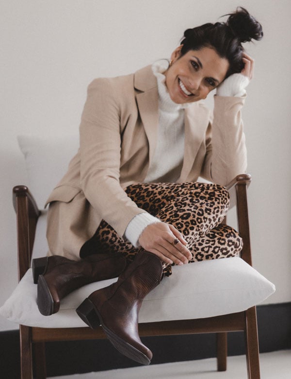 Vrouwelijk model met zwart haar Nathalie