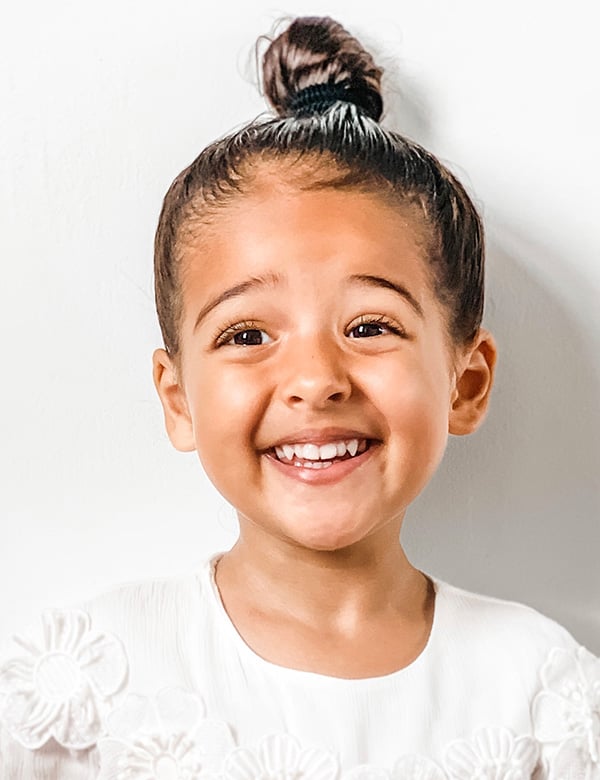Model Kindermodel bruin haar navy