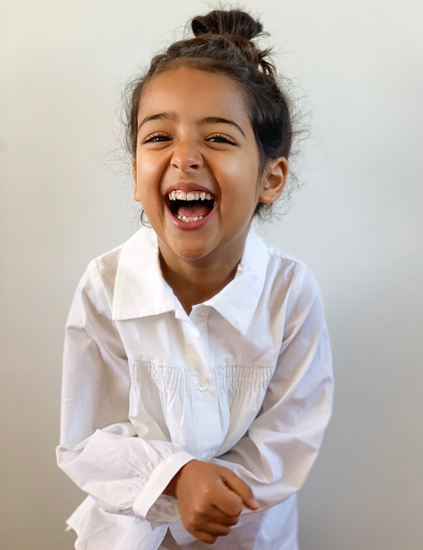 Kindermodel met bruin haar Navy