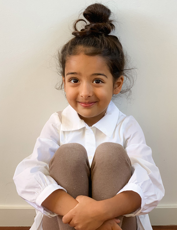 Kindermodel met bruin haar Navy