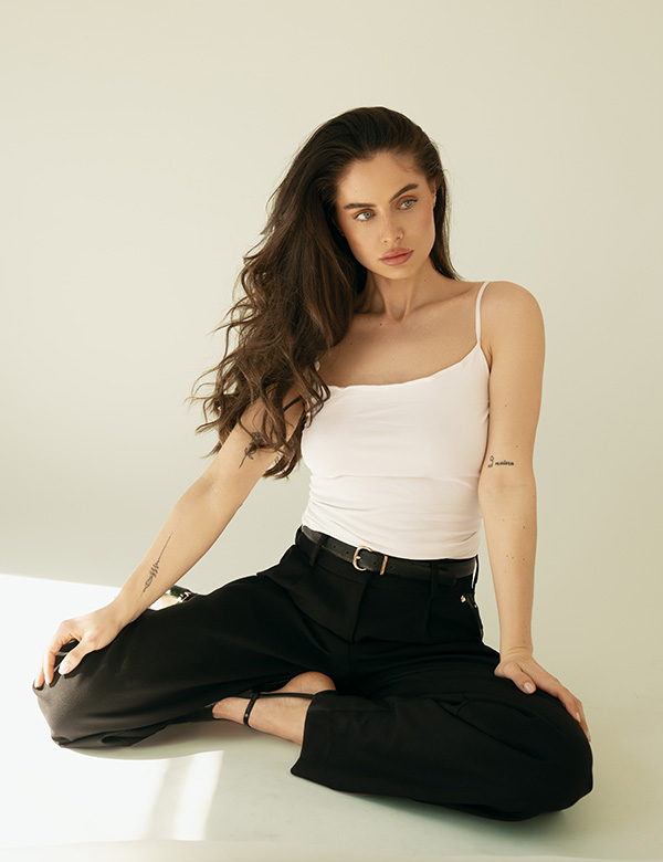 Vrouwelijk model Niclole S.