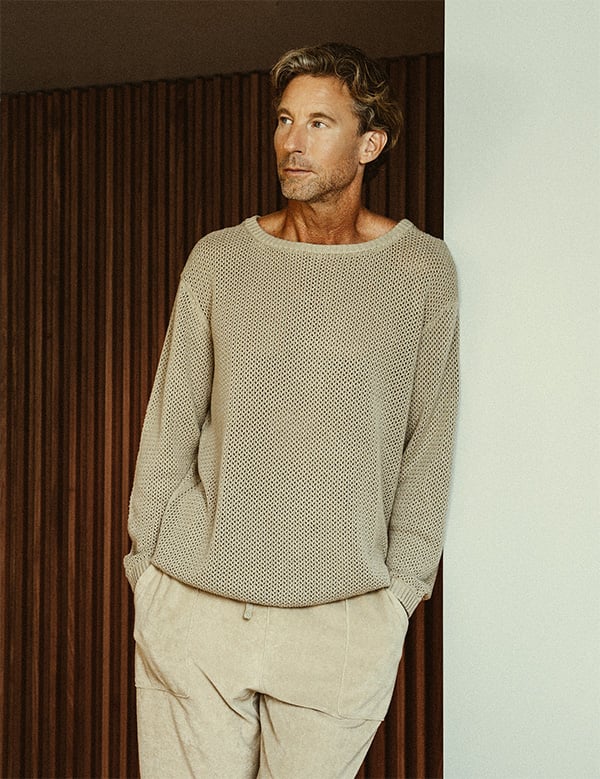 Mannelijk model met blond haar Niels J.