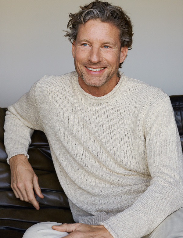 Mannelijk model met blond haar Niels J.