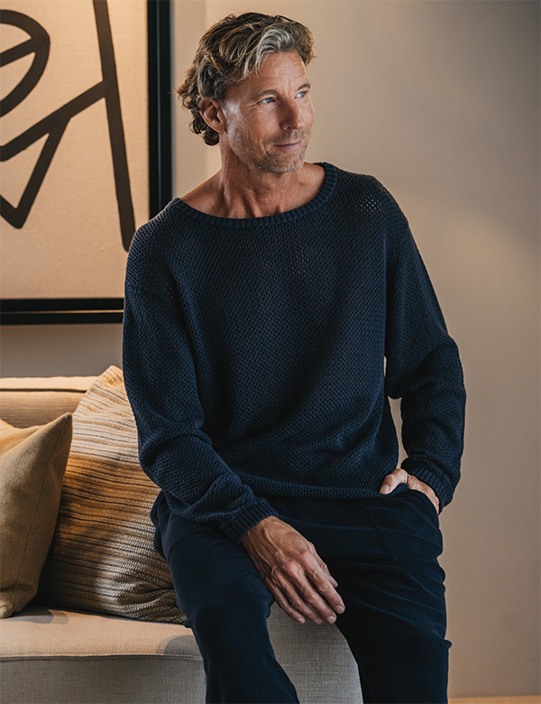 Mannelijk model met blond haar Niels J.