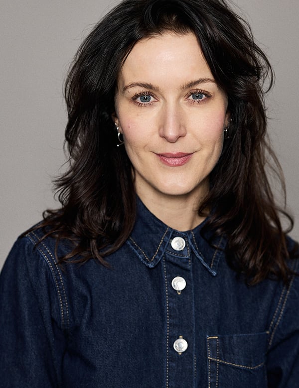 vrouwelijk model met donker haar Nikita