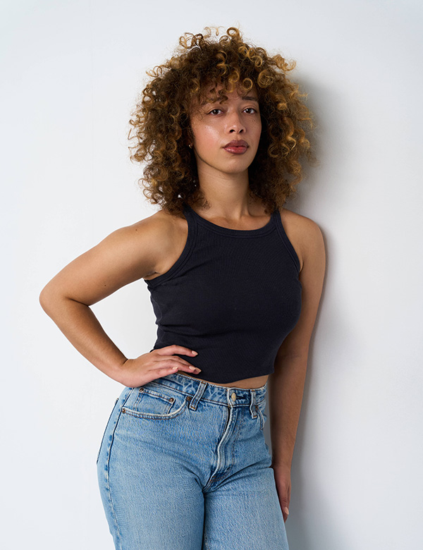 Vrouwelijke model met bruin haar Nina B.