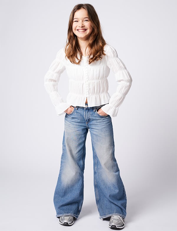 Kindermodel met lichtbruin haar Nine