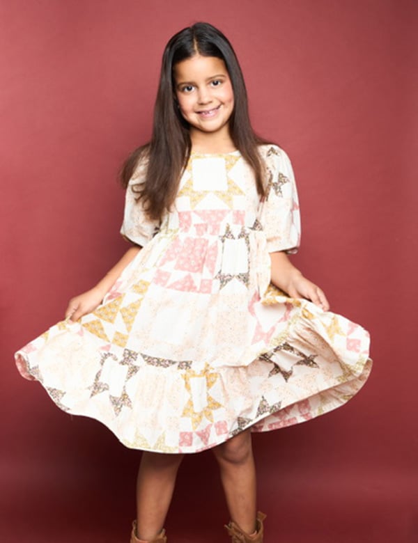 Kindermodel met bruin haar Noor