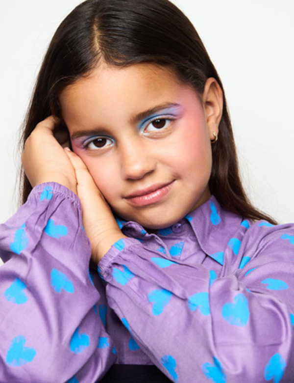 Kindermodel met bruin haar Noor
