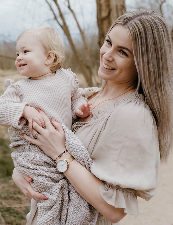 Vrouwelijk model blond haar Noortje