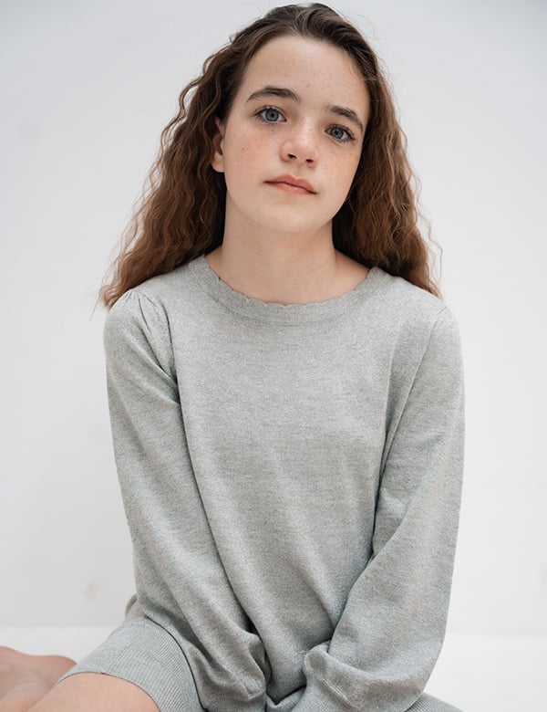 Kindermodel met lang bruin haar Nynthe S.
