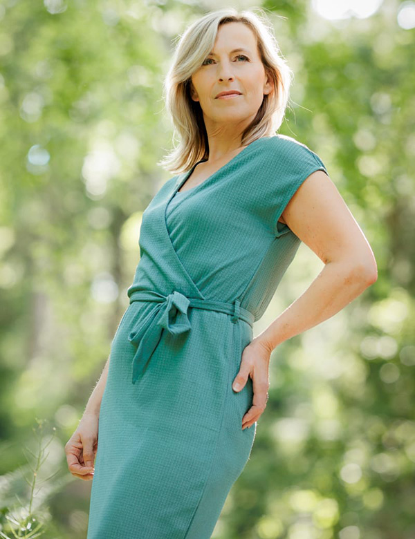 Vrouwelijk model met blond haar Odile