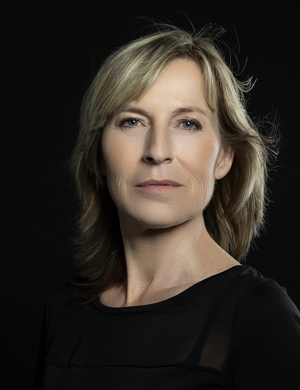 Vrouwelijk model blond haar Odile
