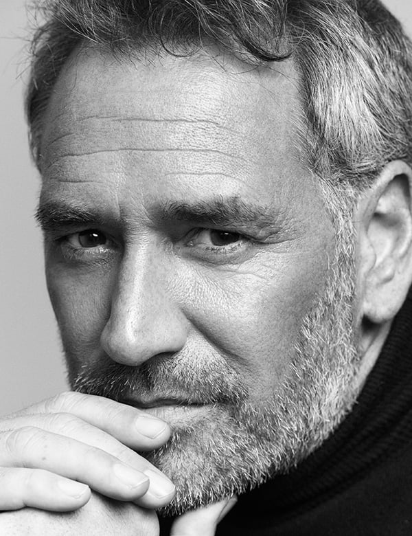 Mannelijk model met bruine ogen Okke.