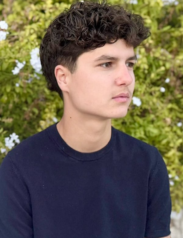 Tienermodel met bruin haar Ole