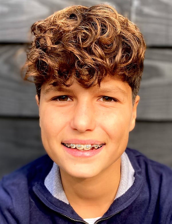 Model Tienermodel met bruin haar ole