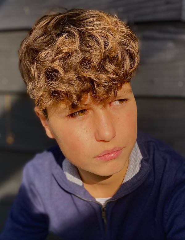 Tienermodel met bruin haar Ole