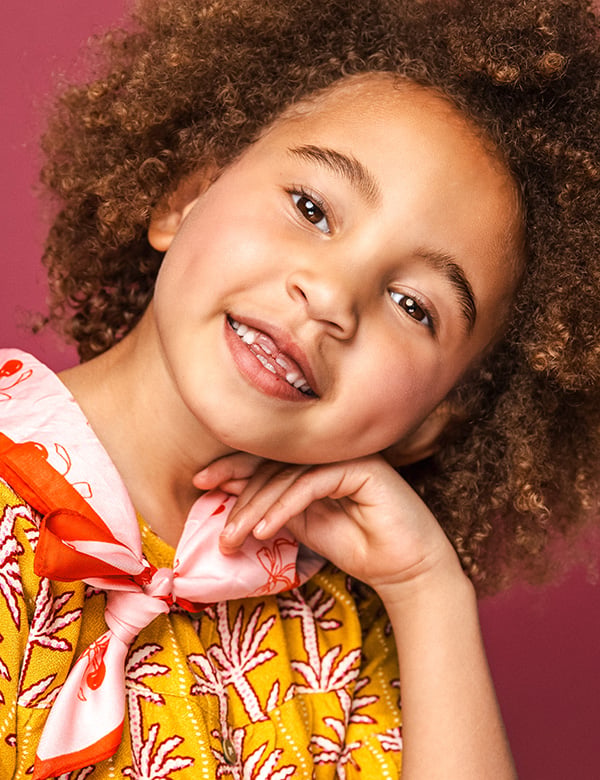 kindermodel met kroes haar Olivia V.