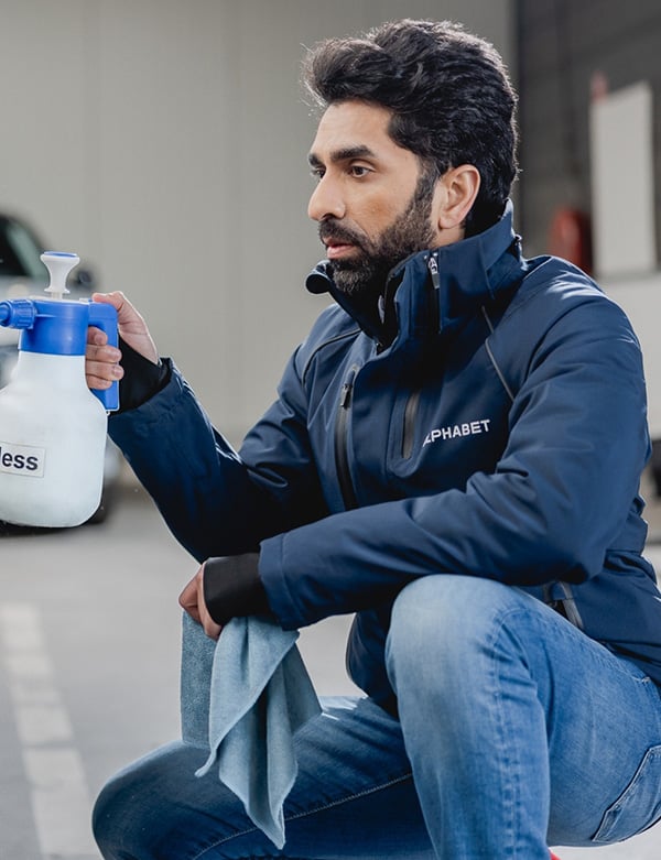 Mannelijk model met bruin haar Oman