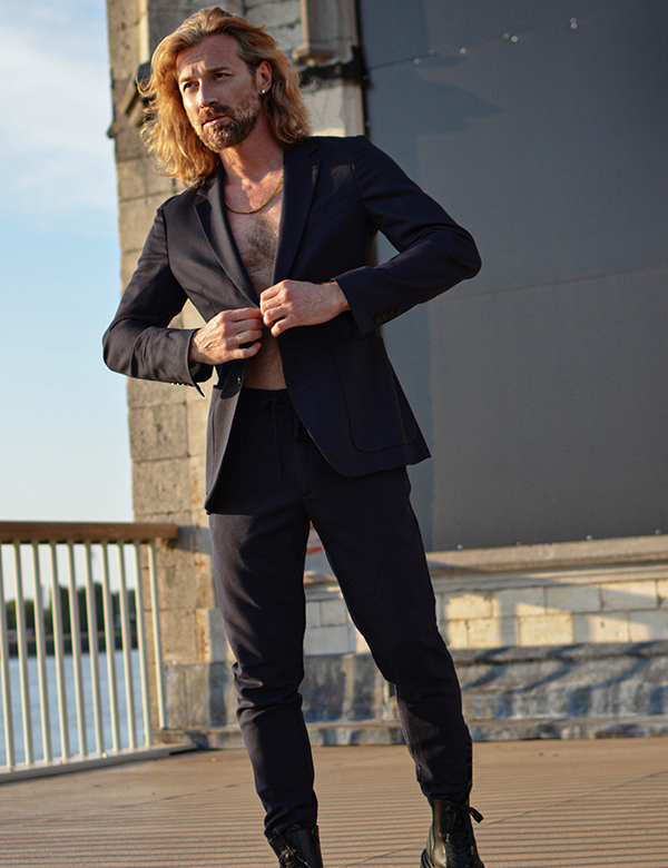 Mannelijk model met donkerblond haar Pascal G.