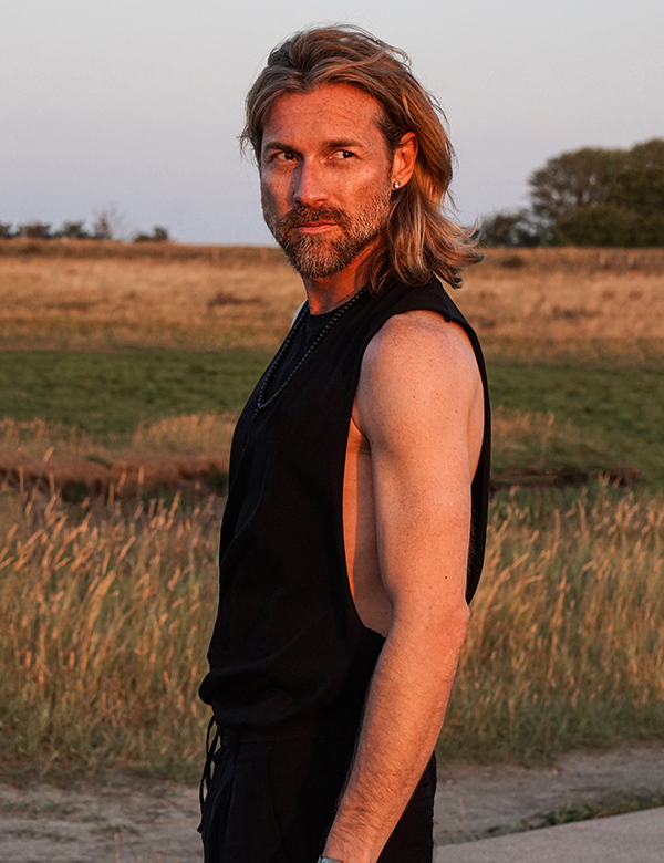 Mannelijk model met donkerblond haar Pascal G.