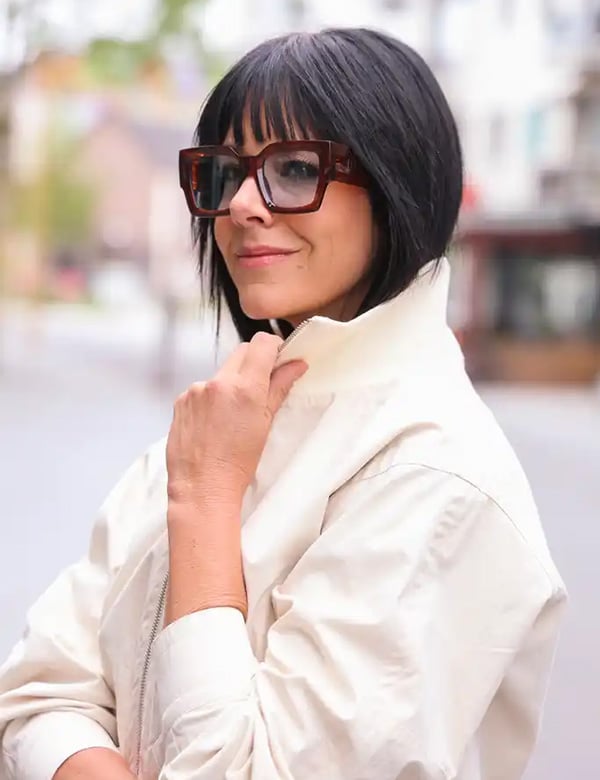 vrouwelijk model met donker haar Petra Gy.