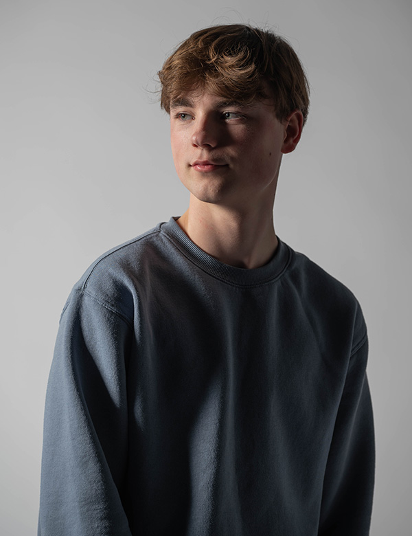 Kinderlijk model met bruin haar Philippe.