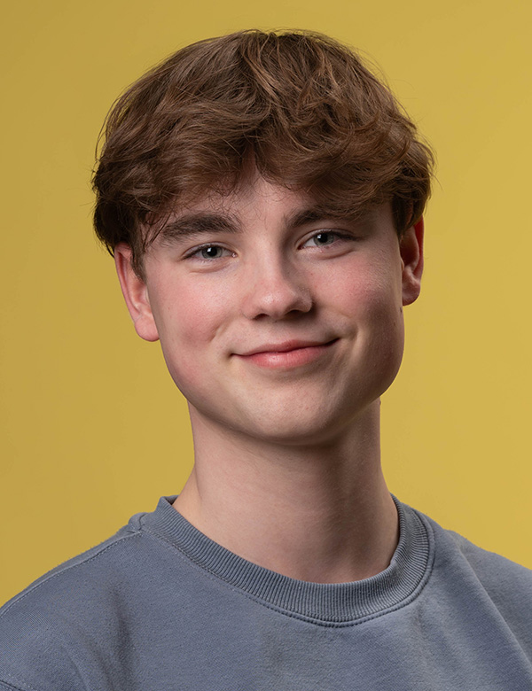 Kinderlijk model met bruin haar philippe.