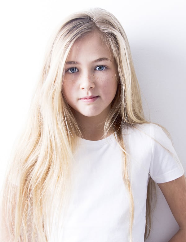 Tiener model meisje met blond haar Puck