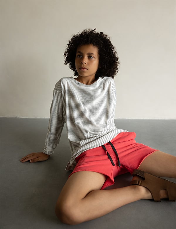 Kindermodel met bruin haar Quani