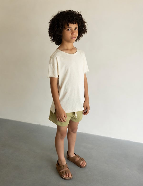 Kindermodel met bruin haar Quani