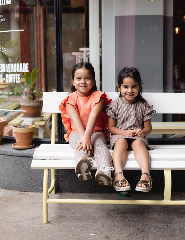 Kindermodel met bruin haar Rana