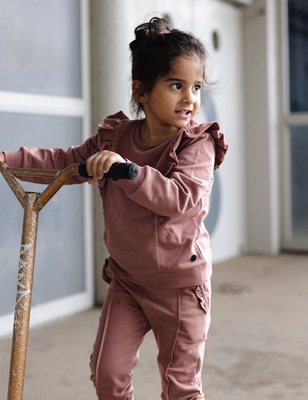 Kindermodel met bruin haar Rana